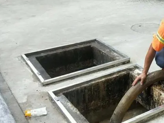 小板镇化粪池清理